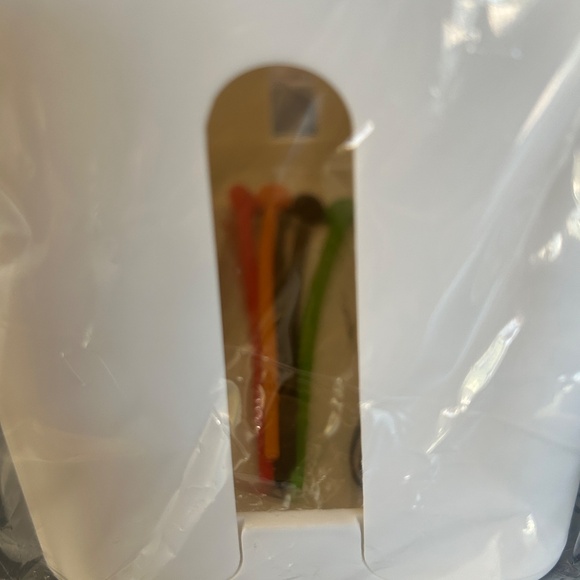 White Cable Management Box with Lid & Cable Ties - Picture 9 of 11